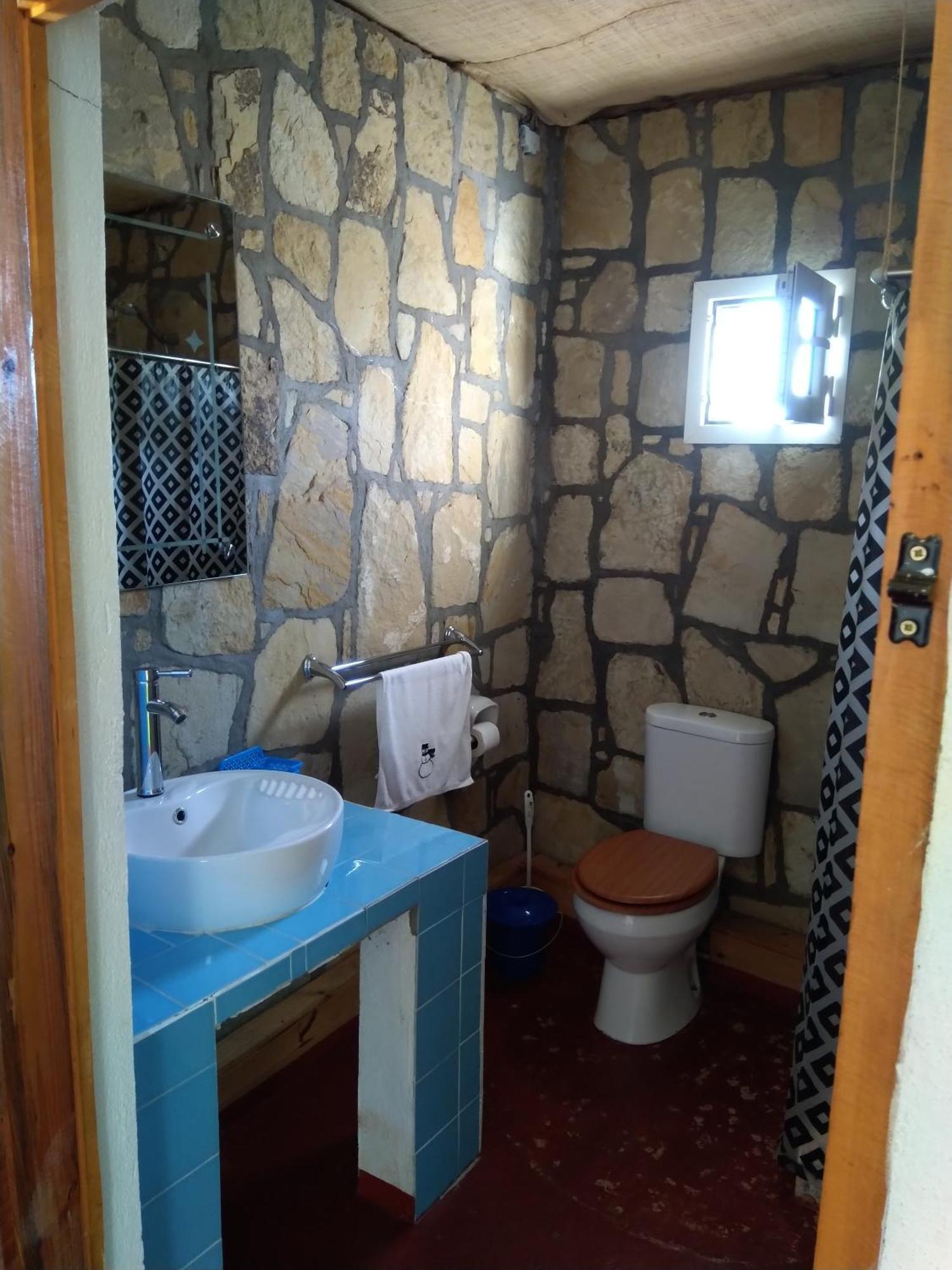 Chambre D'Hote Ristorante Pizzeria Liberta Ranohira Exterior photo